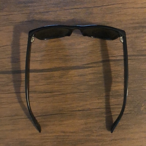 Ray-Ban Sunglasses - Picture 6 of 7